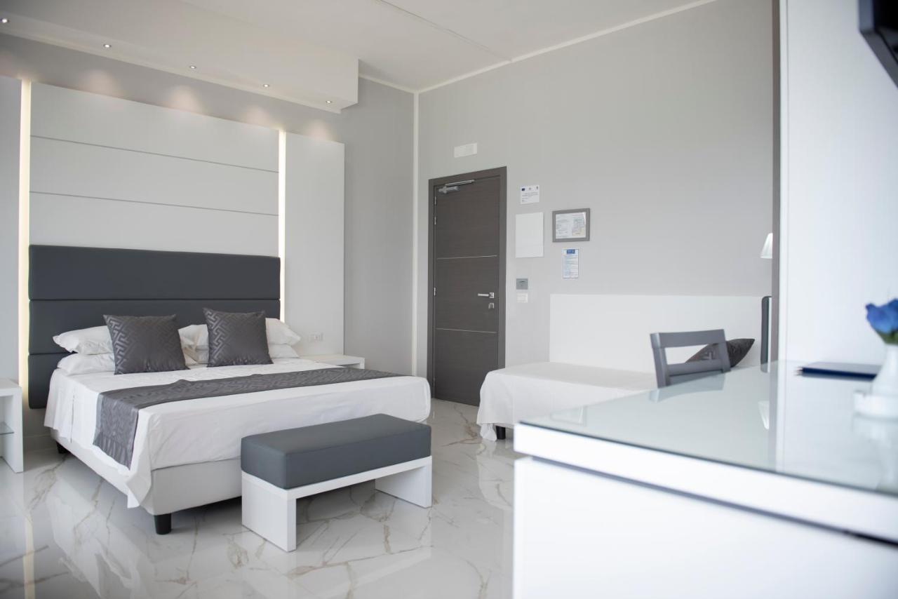 Hotel Blu Porto Cesareo Bagian luar foto